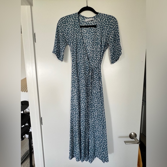 Faithfull the Brand Rivera light blue floral wrap dress size 2 - Picture 3 of 9